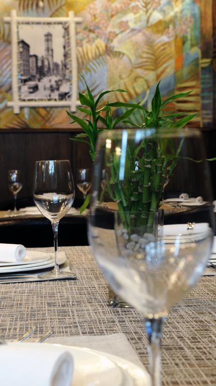 Melrose Hotel Rivne Extérieur photo